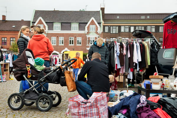 Bakluckeloppis på stortorget. foto: Kenneth Hellman